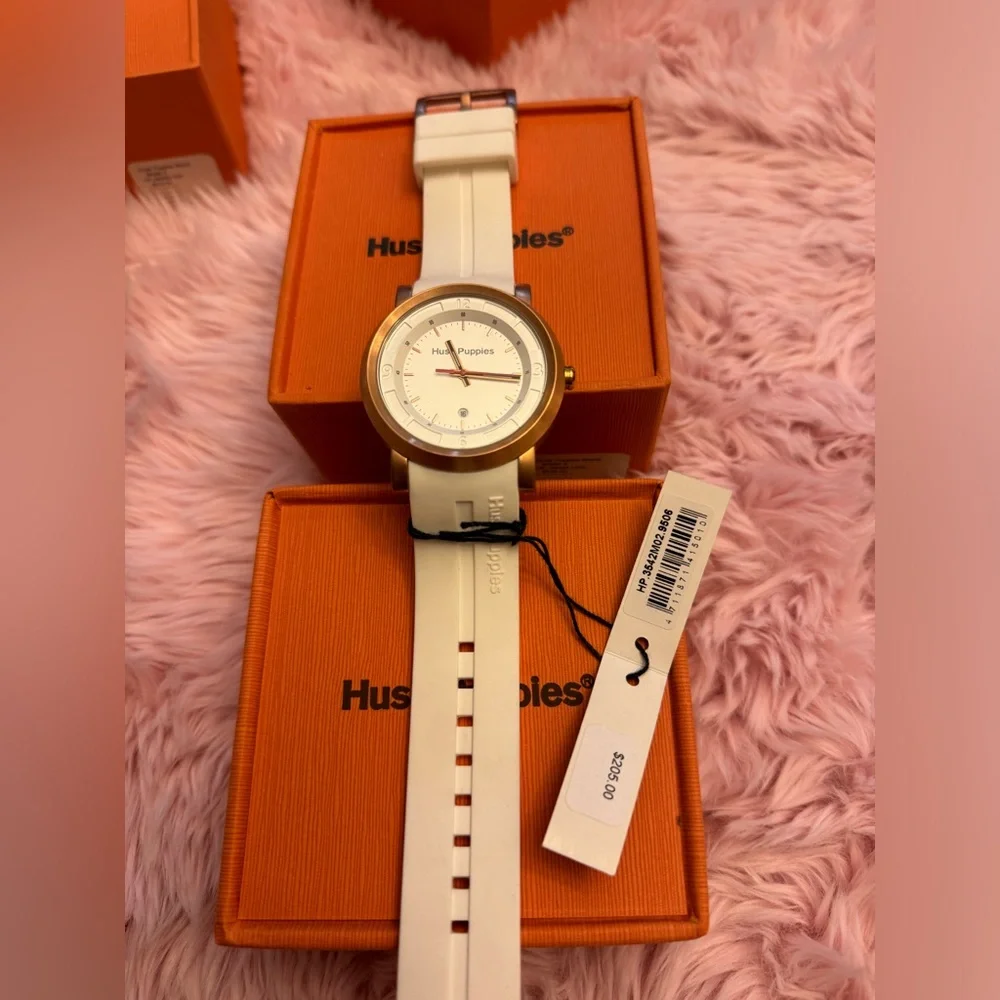 NIB HUSH PUPPIES‎ SILICONE STRAP WATCH